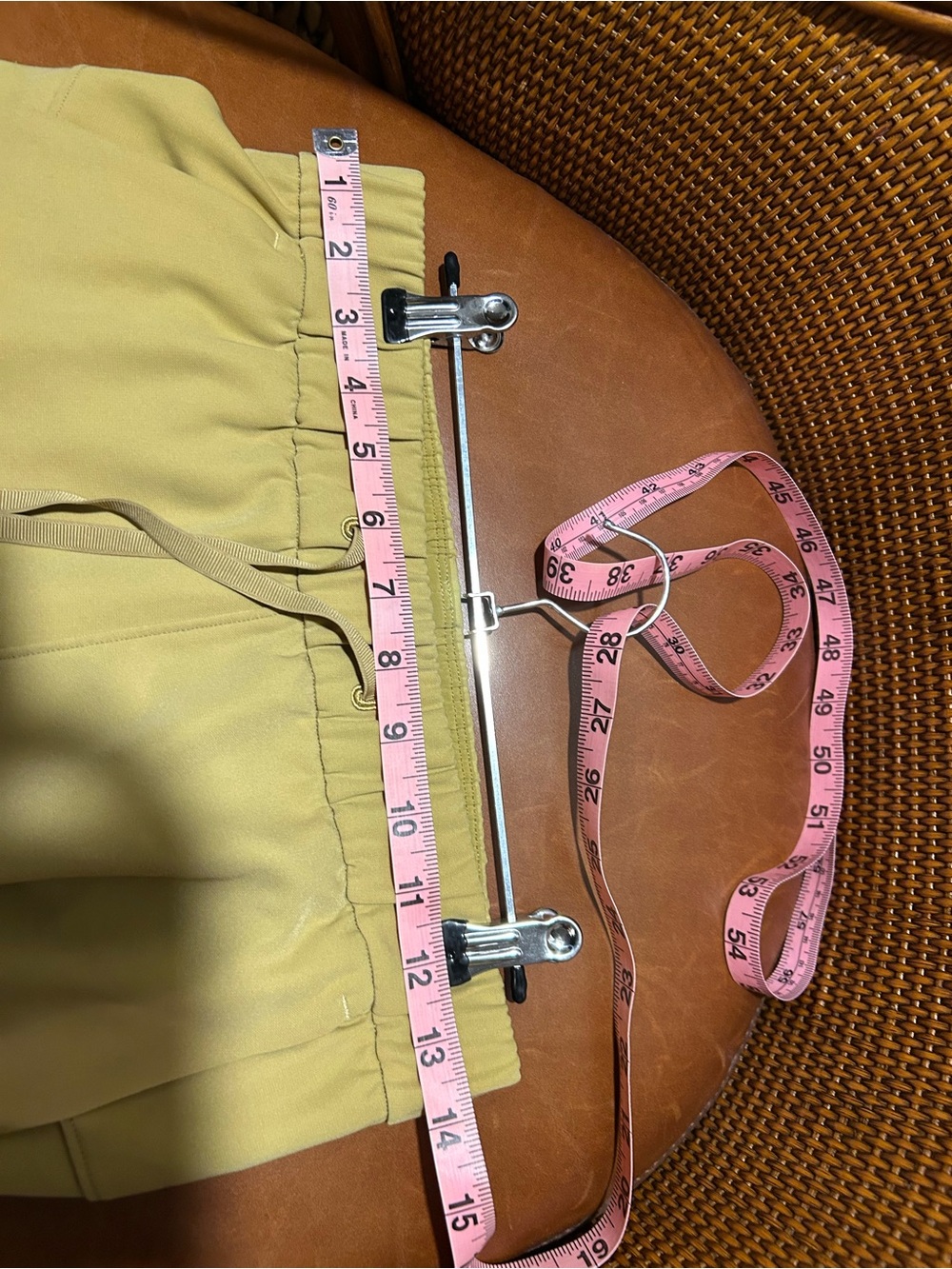 lululemon In the fly athletica Womens Drawstring Track Pants in Mustard Size 4 - Picture 8 of 8